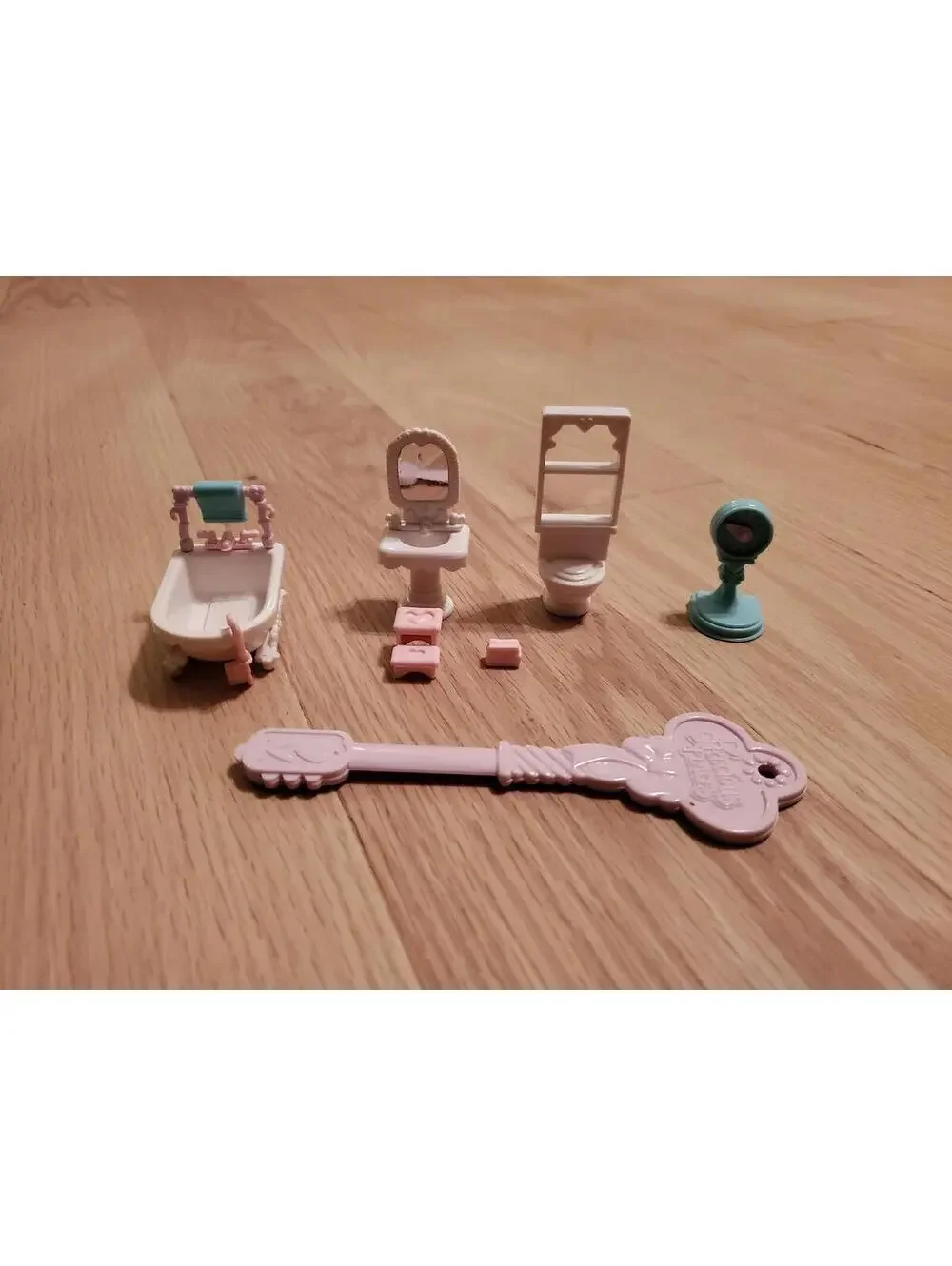 Vintage 1989 Fisher Price Precious Places Bathroom #5174